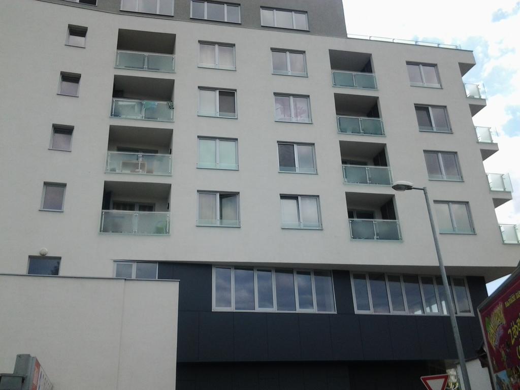 Apartman Halex Centrum City Aupark Piest'any Eksteriør bilde